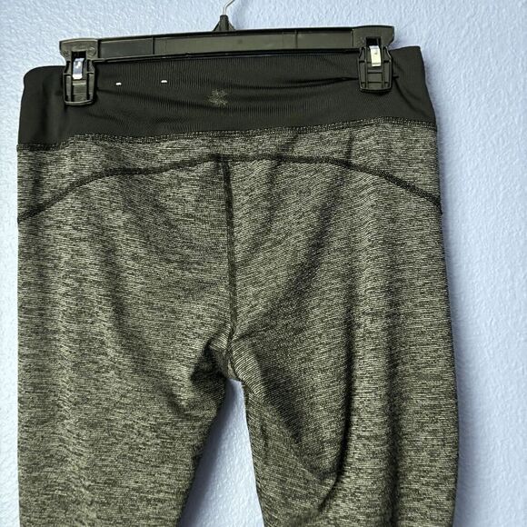 Women's TEK GEAR Black & White Mid Rise Capri Leggings Running Workout Fitness M - Picture 6 of 6